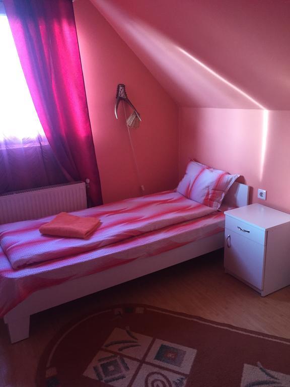 Becze Vanda kulcsosház Lăzarea Esterno foto